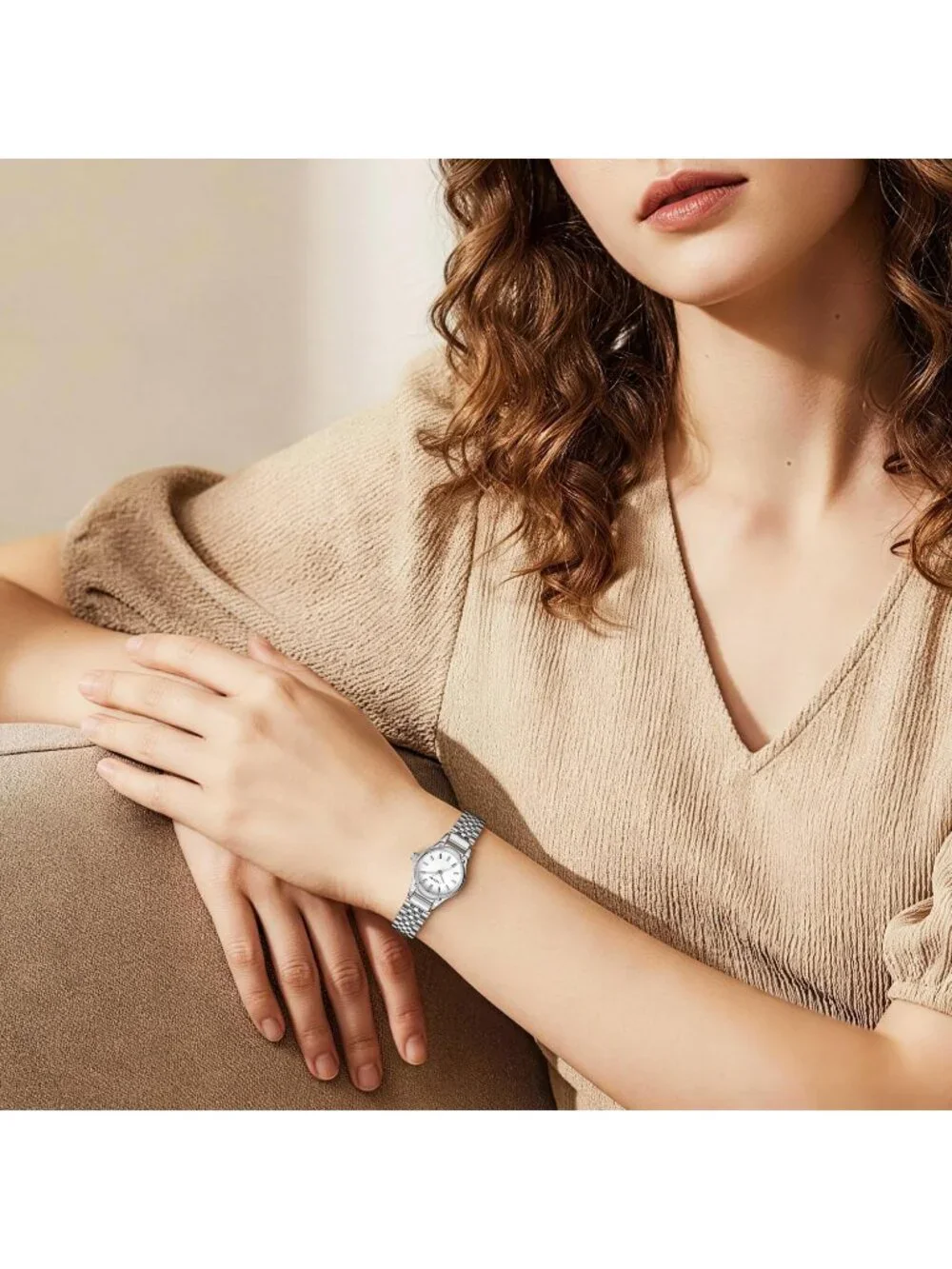 Women's Silver White Small Round Dial with Stainless Steel Bracelet Watchband